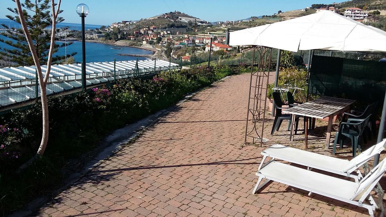 Villa Del Mare Ligure Terme & Spa Piscina A 37 Gradi サント・ステーファノ・アル・マーレ エクステリア 写真